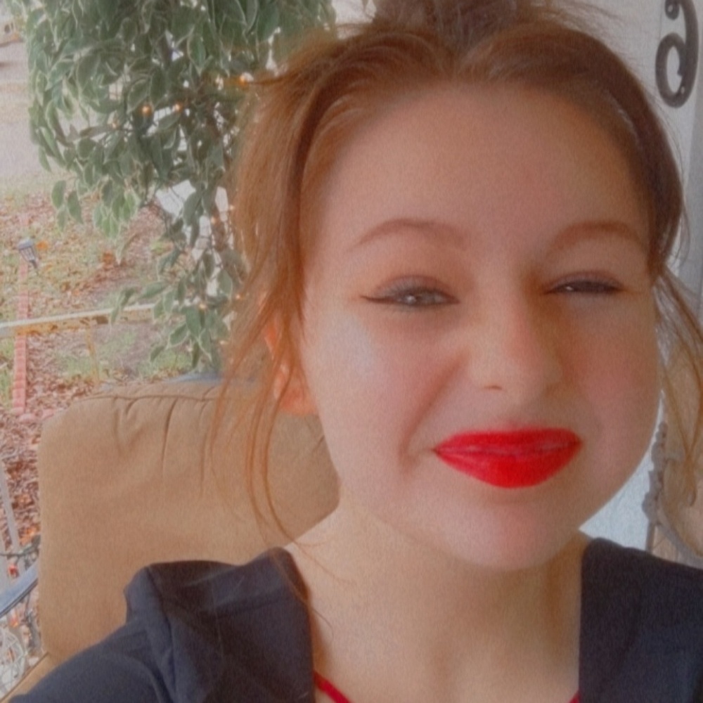 Meet your Posher, Ava